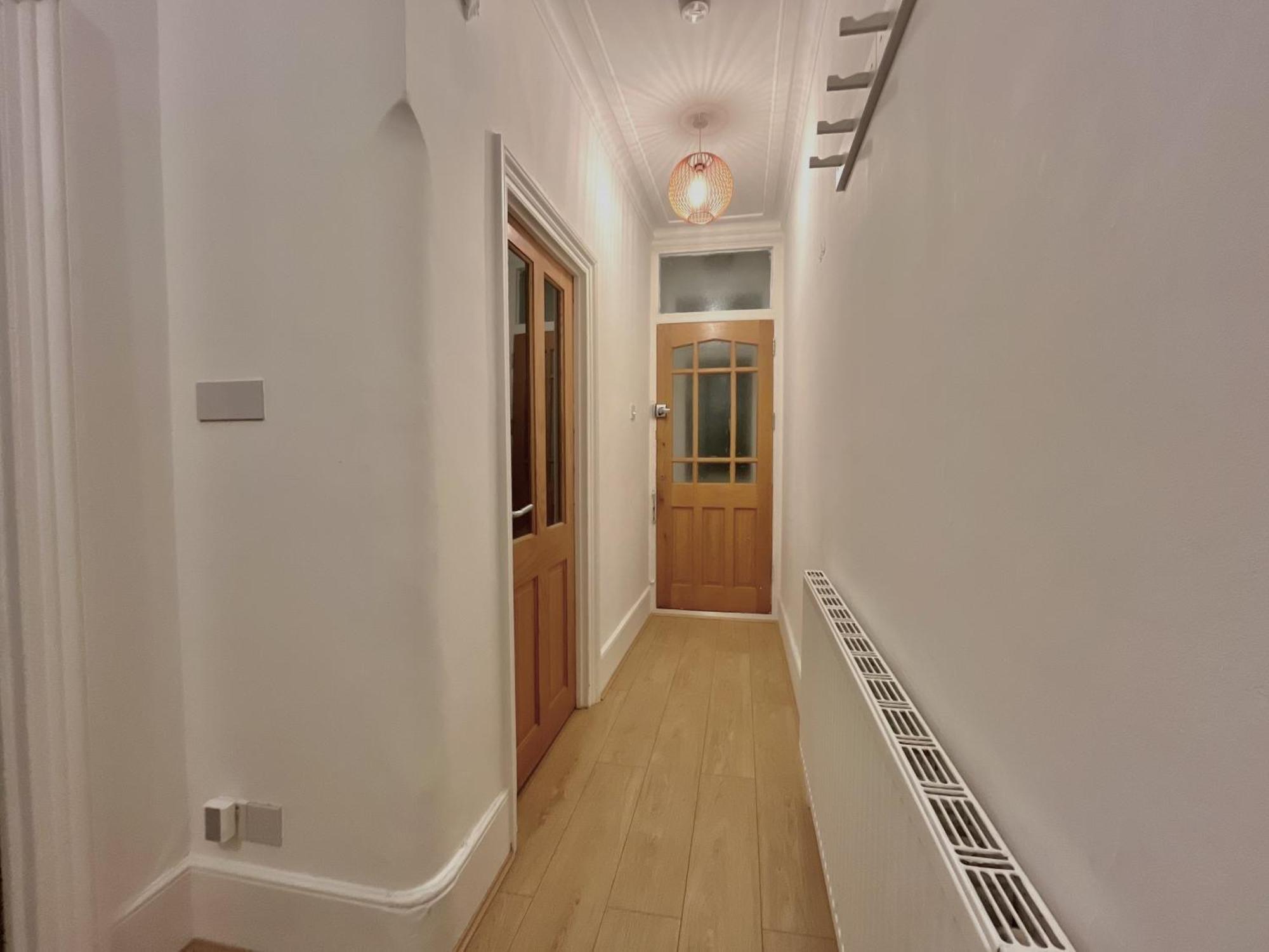 Spacious 3 Bedroom House Near London, O2, Excel, Stratford, Tube Station & Parking Available Case de vacanță *