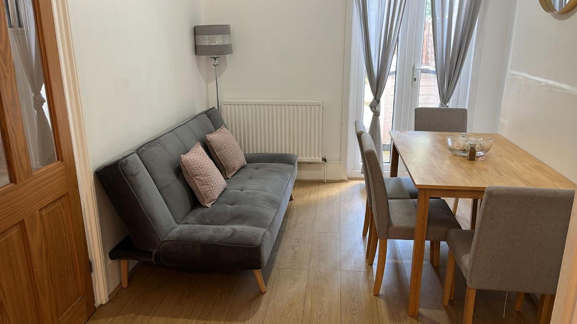 Casa vacanze Spacious 3 Bedroom House Near London, O2, Excel, Stratford, Tube Station & Parking Available Londra